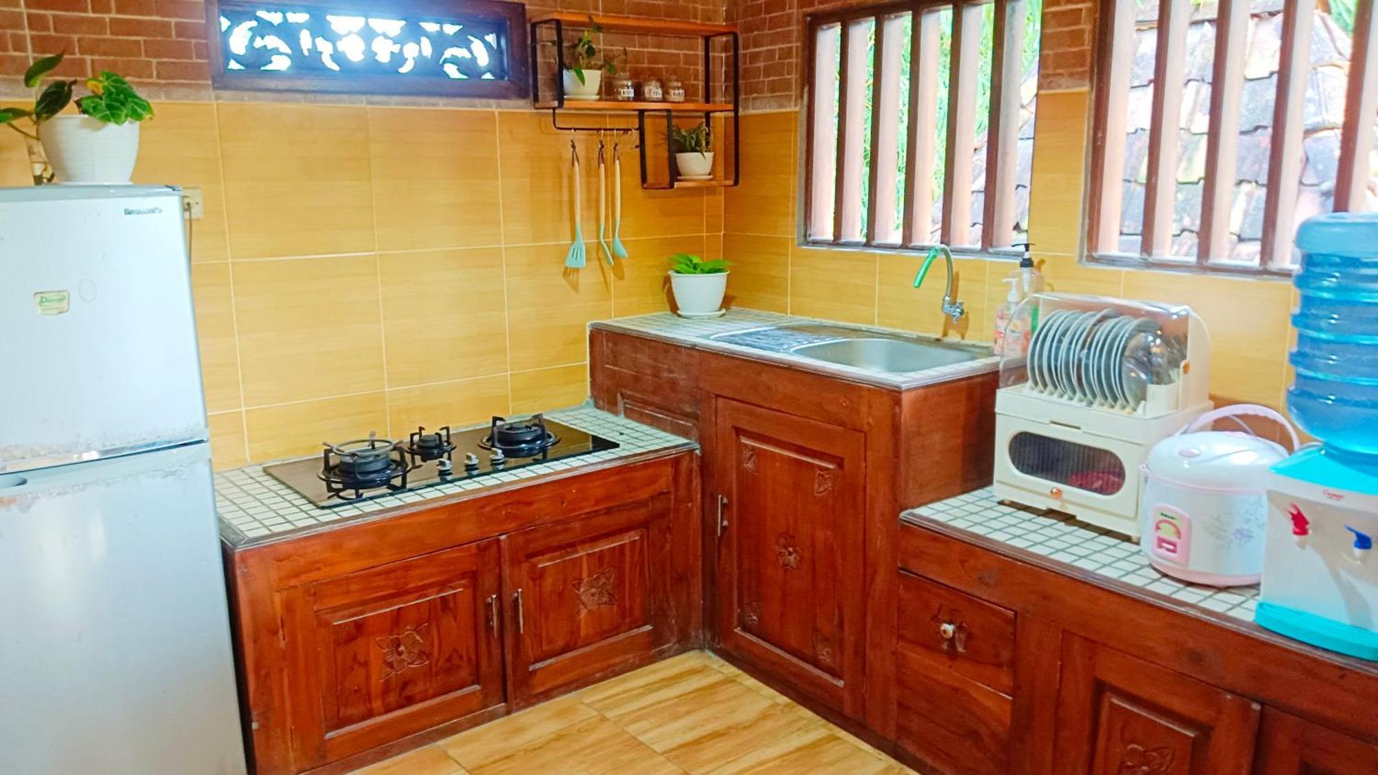 D'joglo Riverside Villa *
